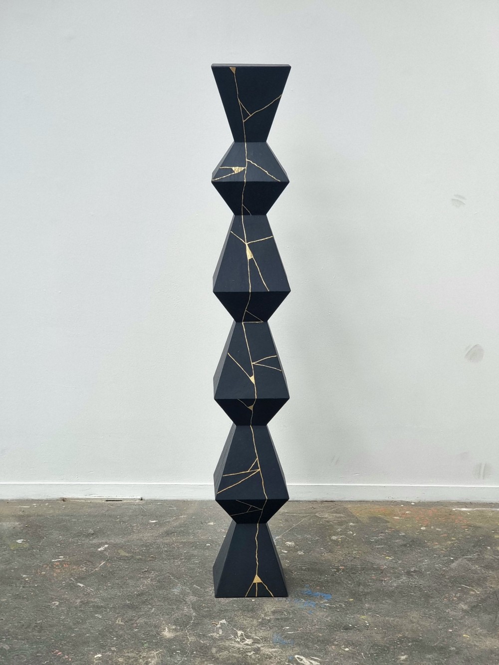 2025_ardoise_design_totem-kintsugi.jpg